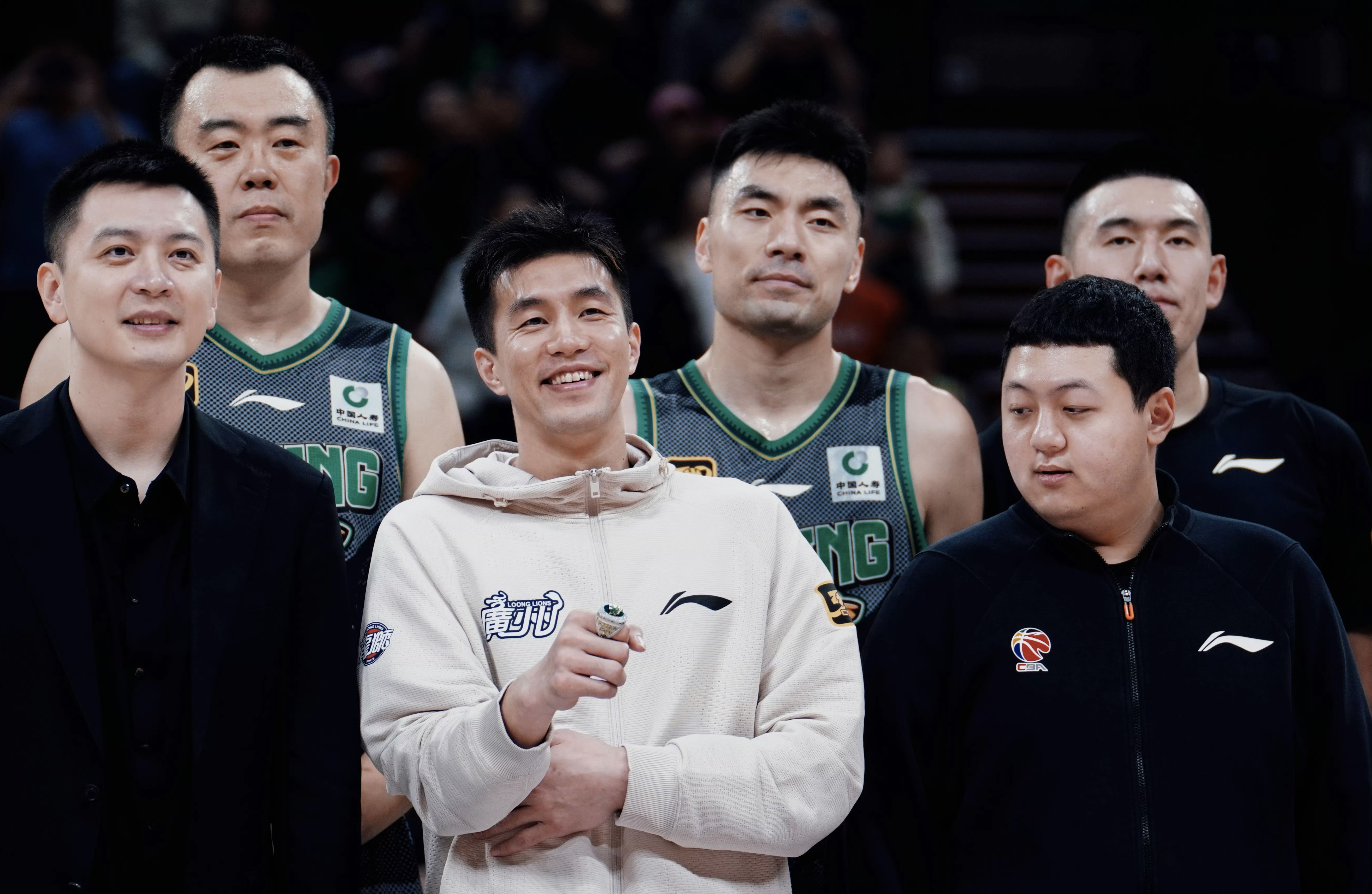 关于群星闪耀，篮球比赛成为观众热议话题的信息